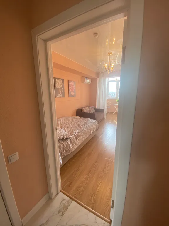 Элитная, новая однушка с авторским дизайном у песочного пляжа