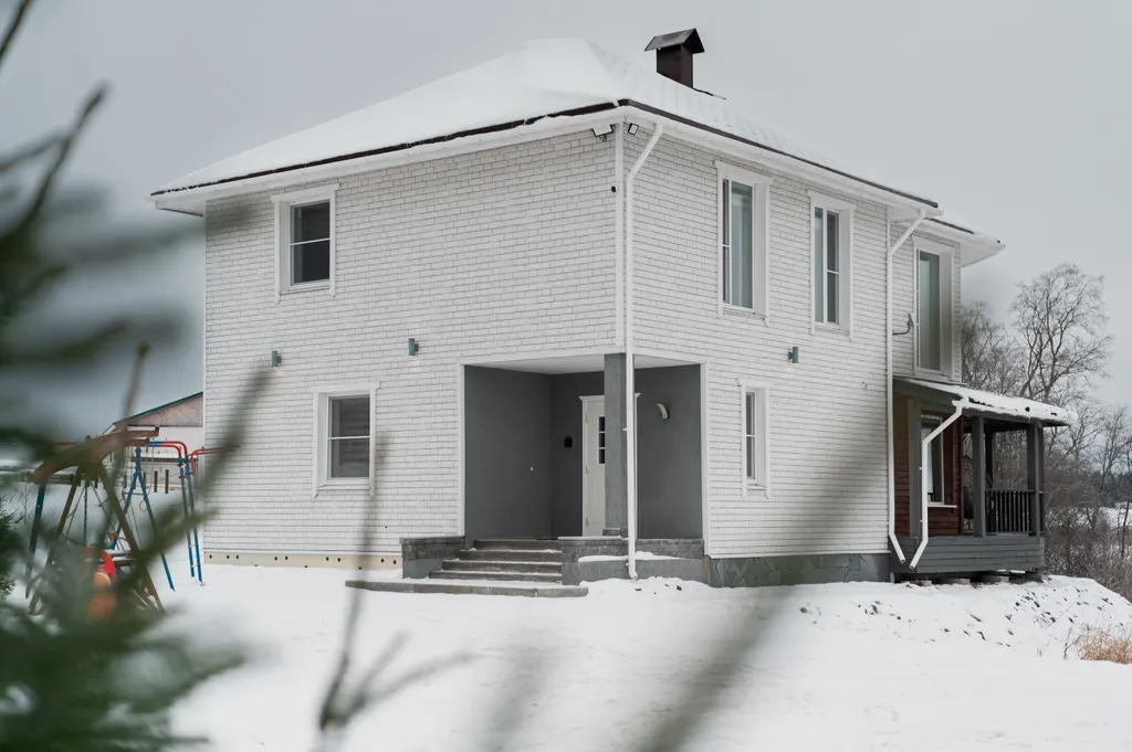 Дом с видом на озеро Кармаланьярви