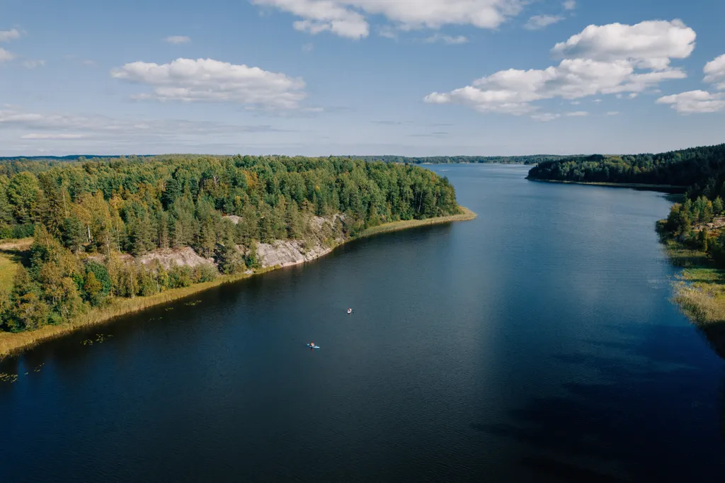 Дом с видом на озеро рядом с Ладожскими шхерами