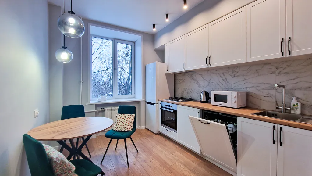 Квартира Квартира GoldenRing-Apartments, двухкомнатный люкс с балконом, центр города — Ярославль