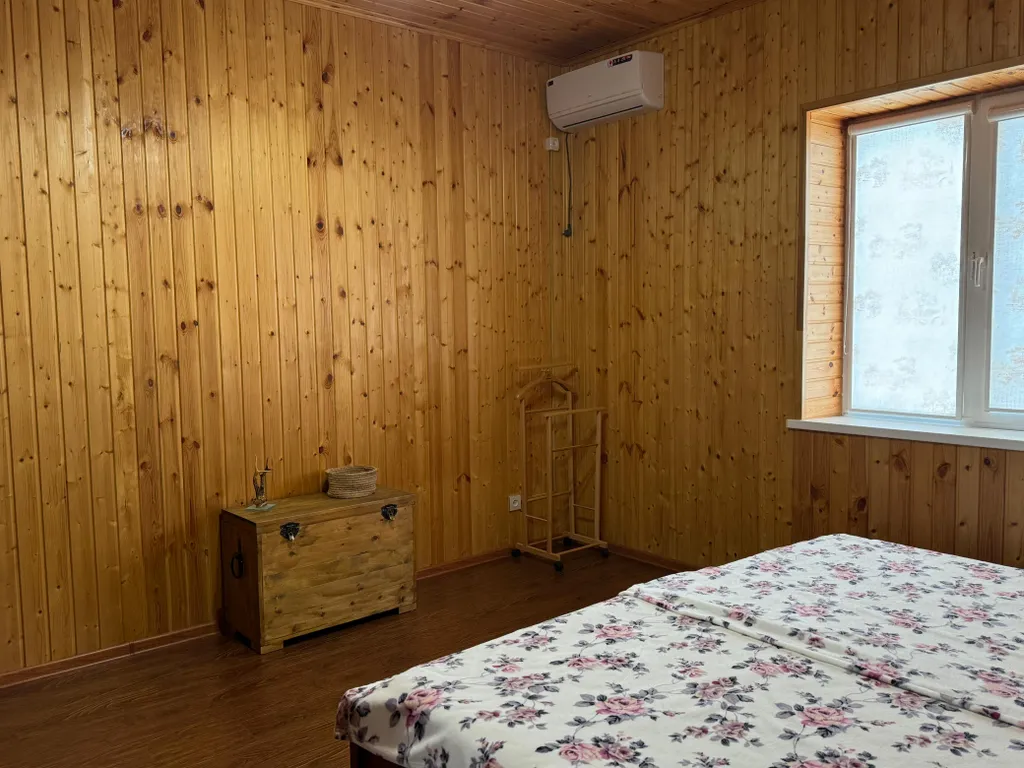 Двухэтажный уютный коттедж на берегу моря с садом