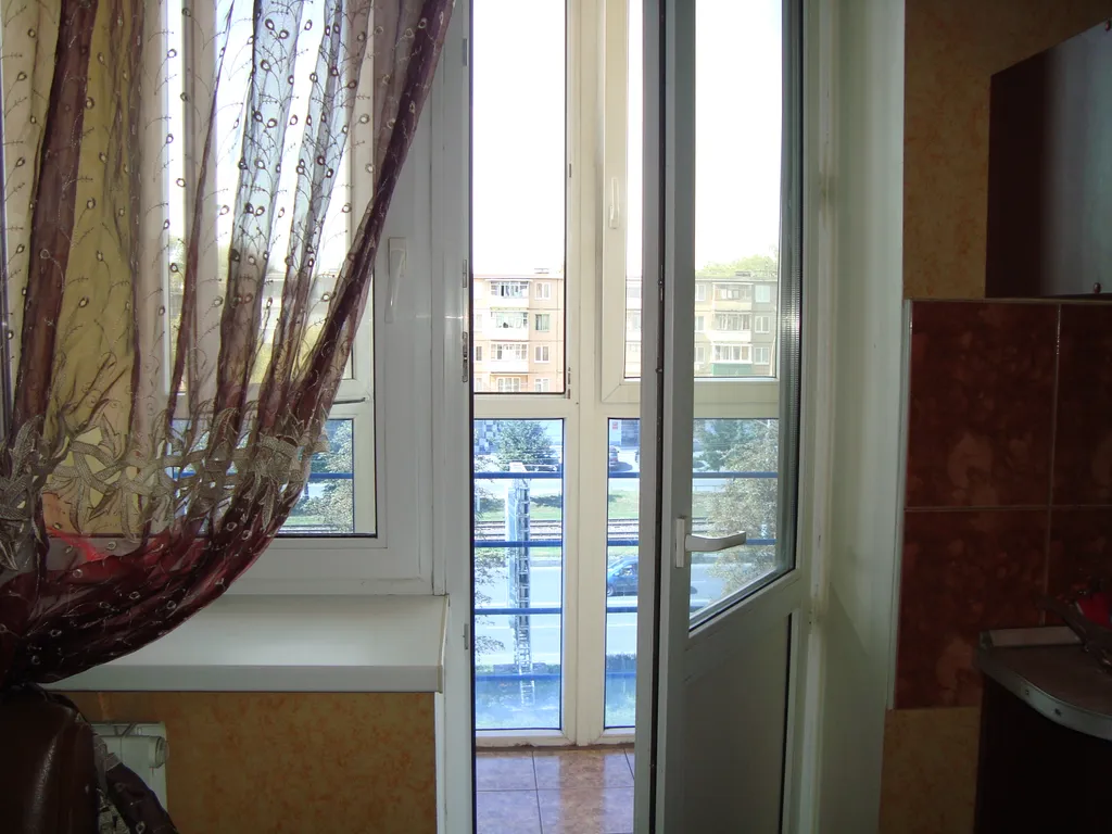 Рядом автовокзал, Мега Гринн