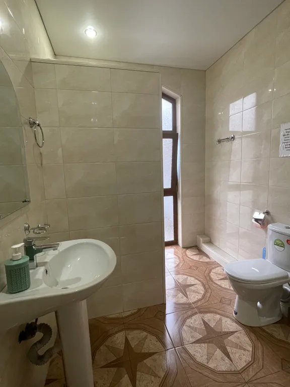 Уютный и просторный коттедж в центре поселка