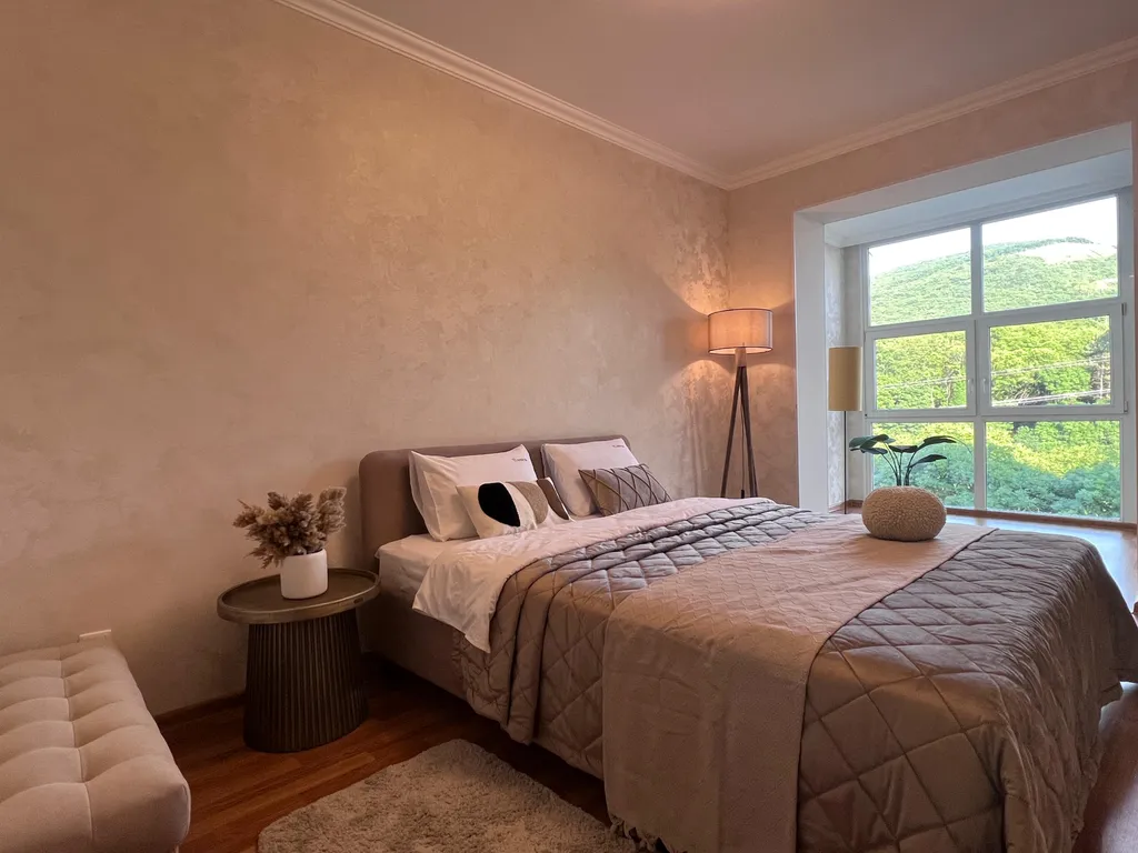 Стильная двухкомнатная квартира с видом на Машук