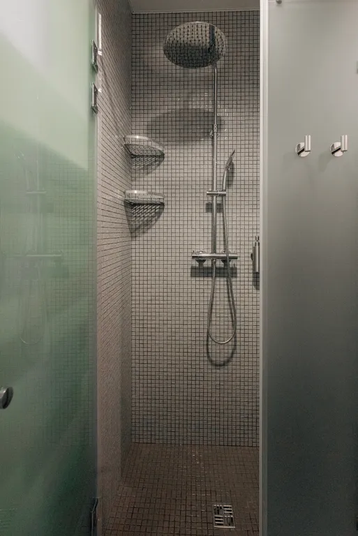 Дом с баней и купелью около Минского моря