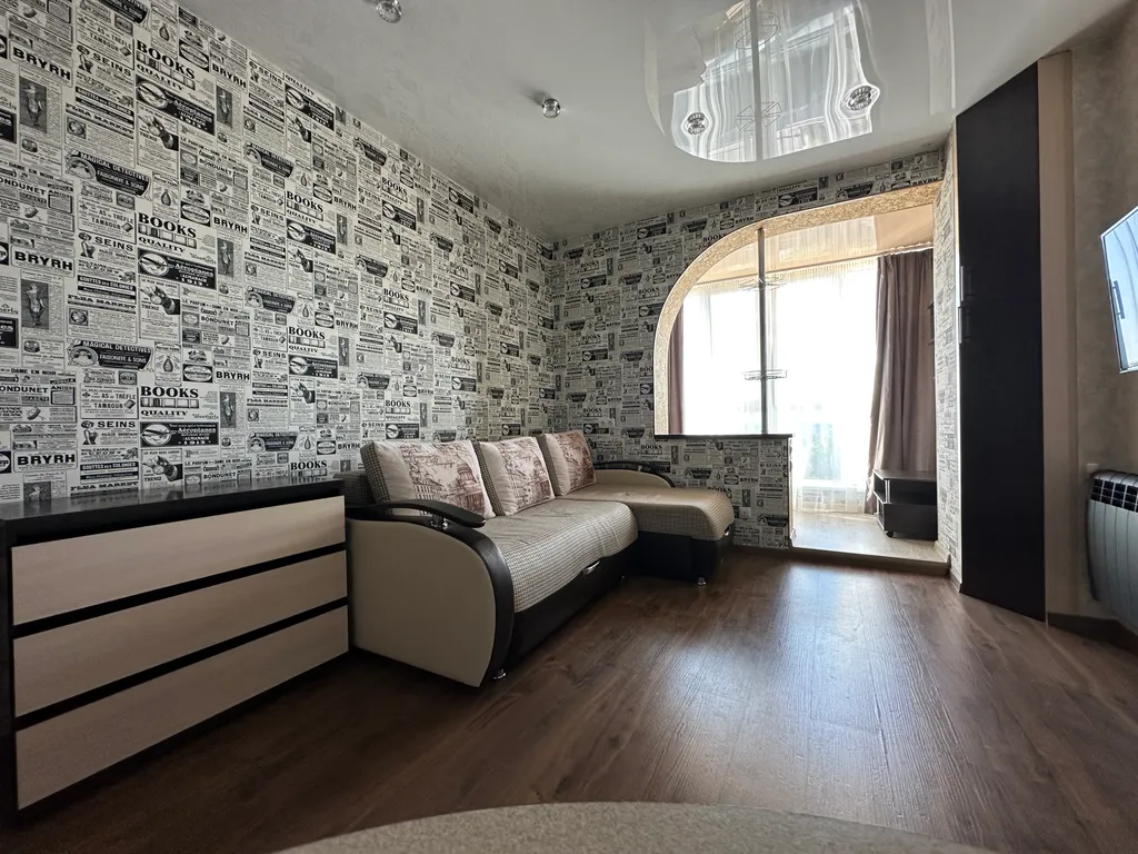 Центр всего города, возле центра умничка, красивый вид из окна