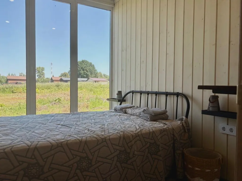 Коттедж Комфортабельный дом из морского контейнера у реки — Шаховская