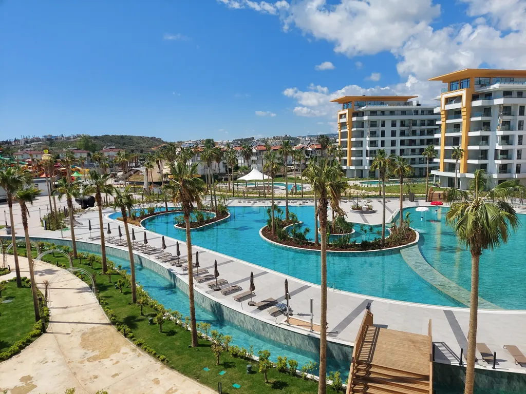 Квартира 1+1 в Azura World c видом на бассейн и аквапарком