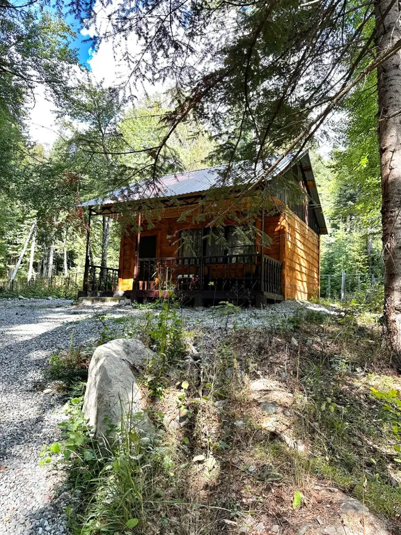 Домик с видом на горы