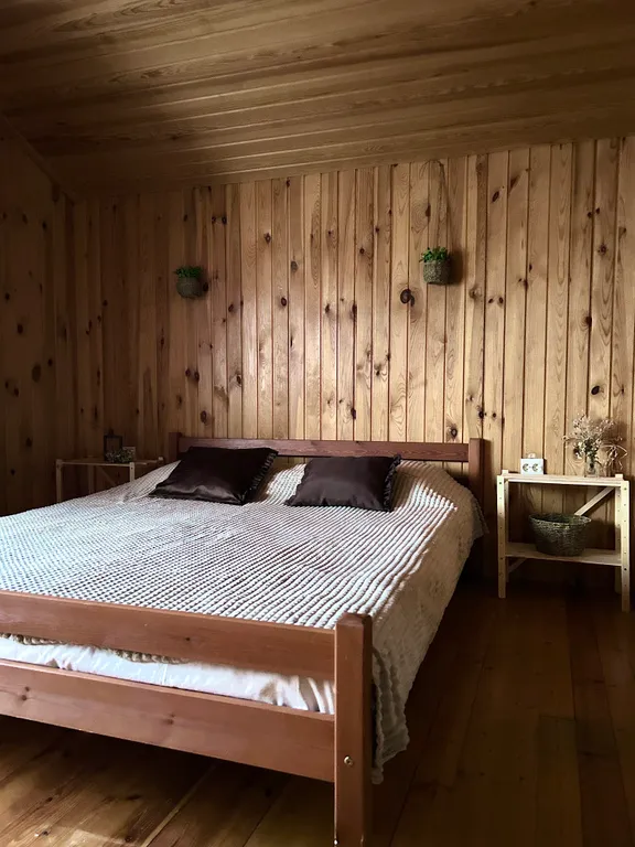 Большой коттедж с камином Гнездо