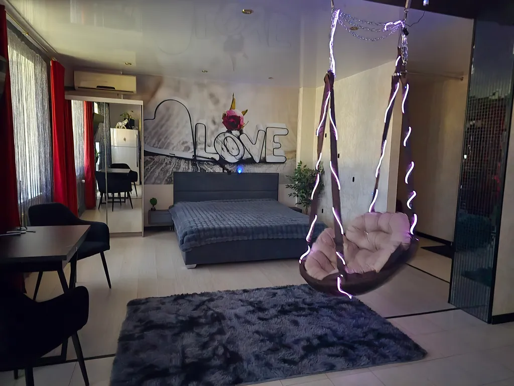 Студия с умным домом от Яндекс в центре Челябинска