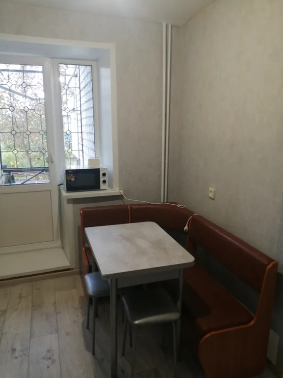 Просторная двушка на первом этаже