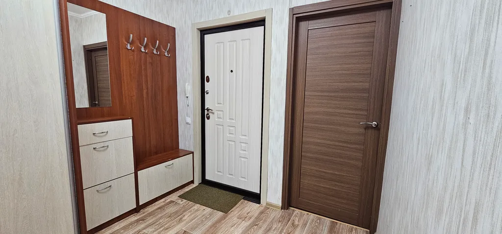 Современные трехкомнатные апартаменты на 14 этаже