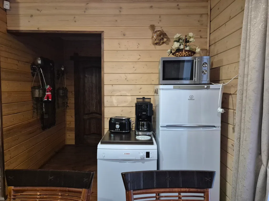 Уютный дом с бильярдом, сауной на берегу Горьковского моря