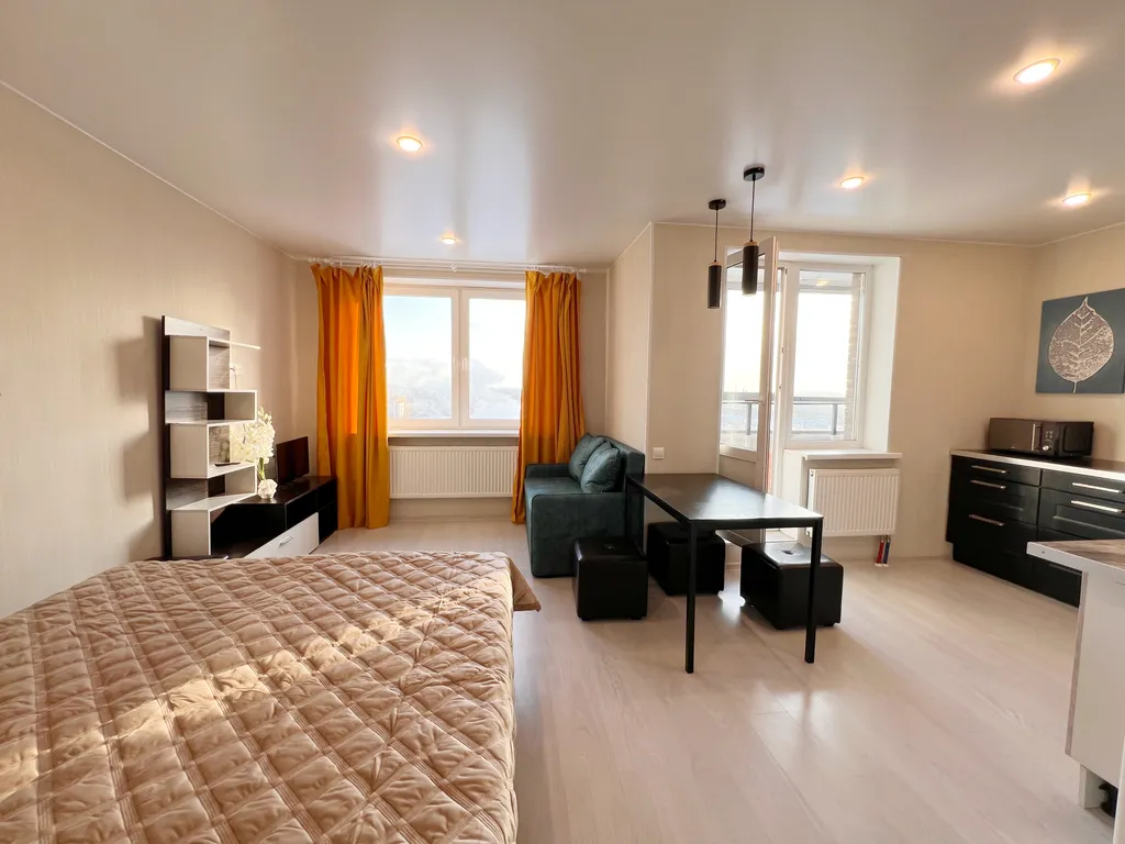 Привлекательная студия