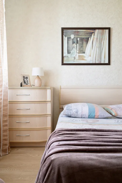 Современная двухкомнатная квартира с изолированными комнатами в центре