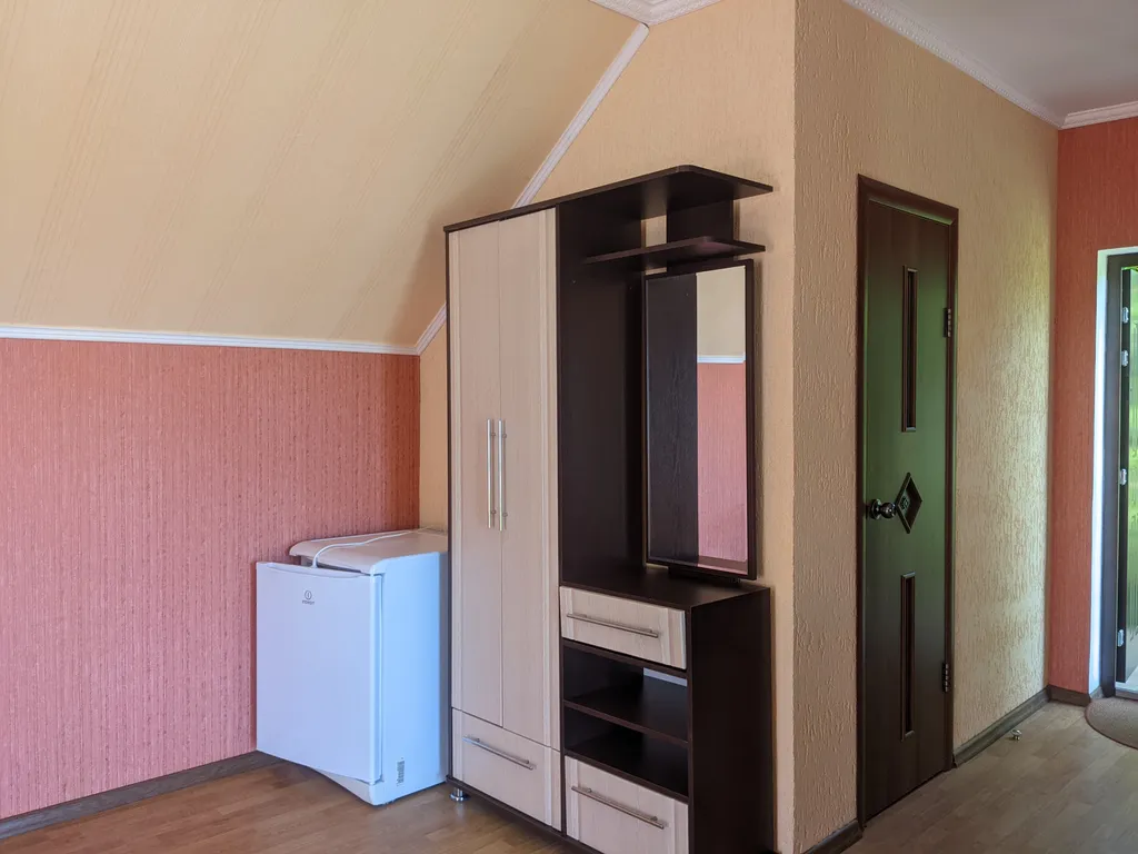 Просторный номер с балконом