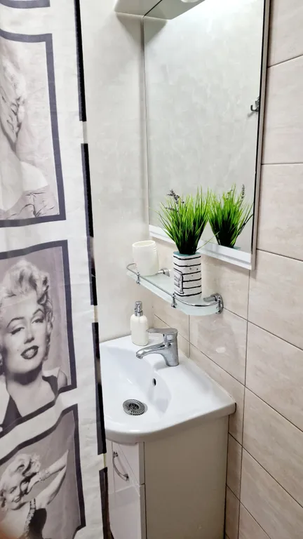 Квартира Квартира Просторная студия с балконом на тихой улице — Геленджик