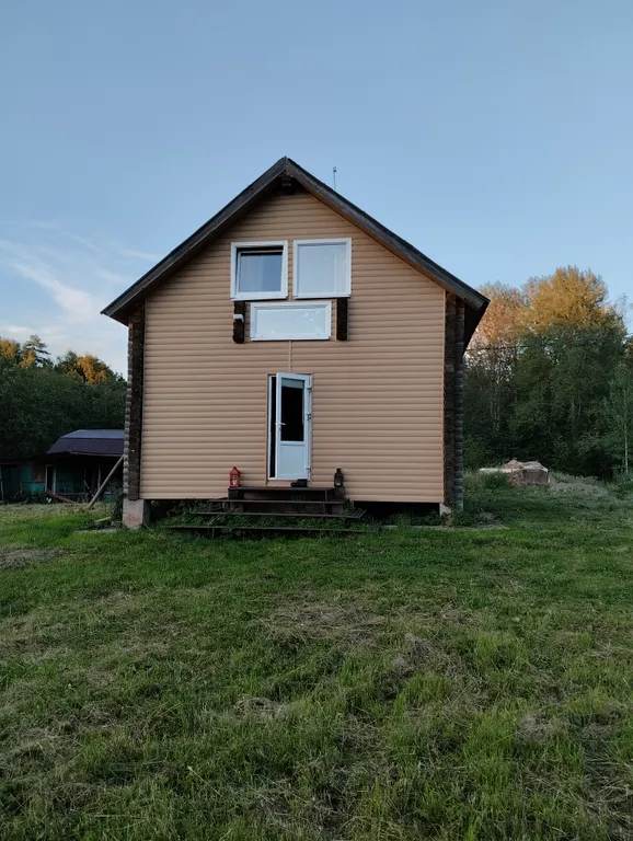 Коттедж Дом среди трех озёр — Луга