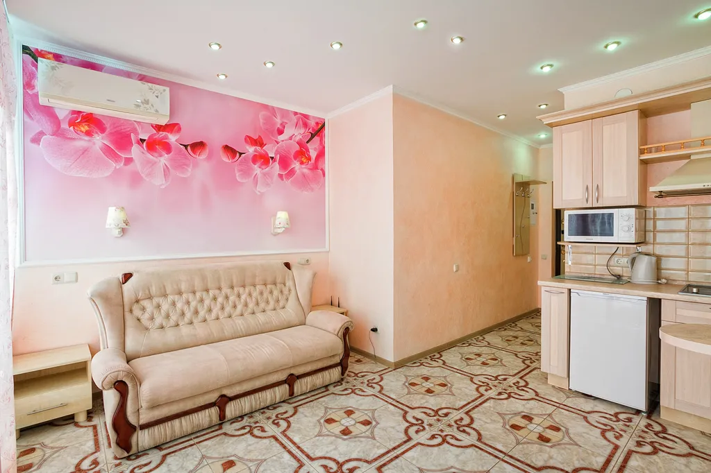 Видовая Квартира-студия на двоих с балконом у моря в Мисхоре