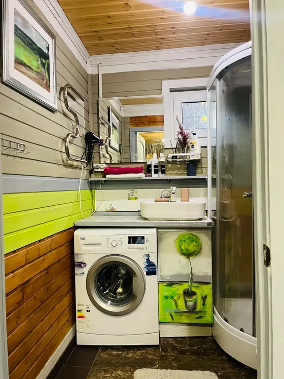 Дом с олененком и гортензиями