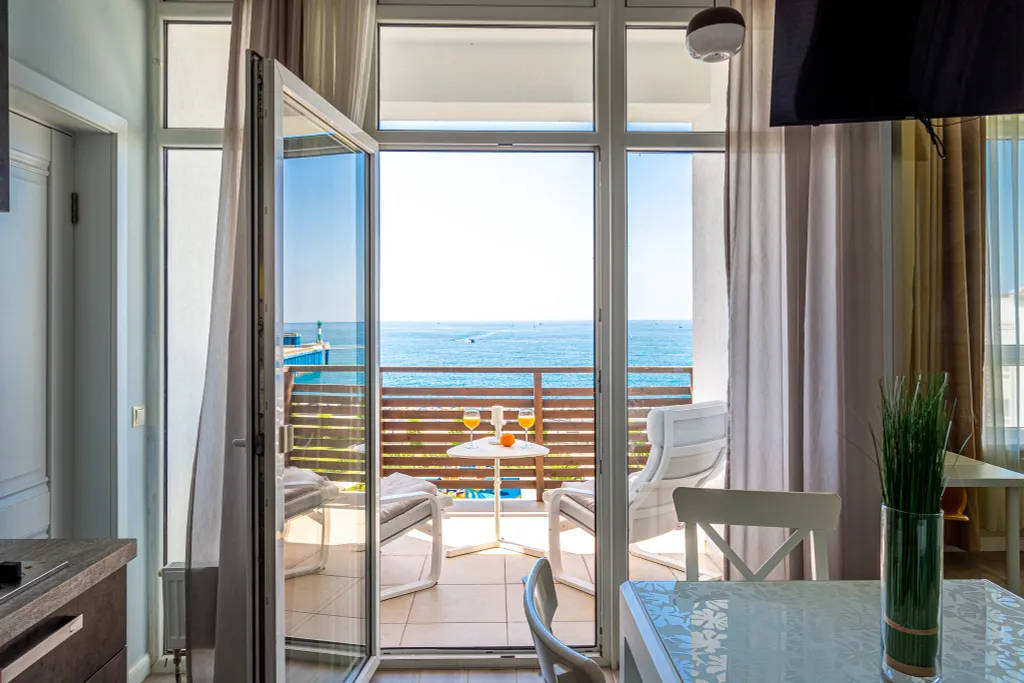 Апартаменты с видом на море и балконом №555