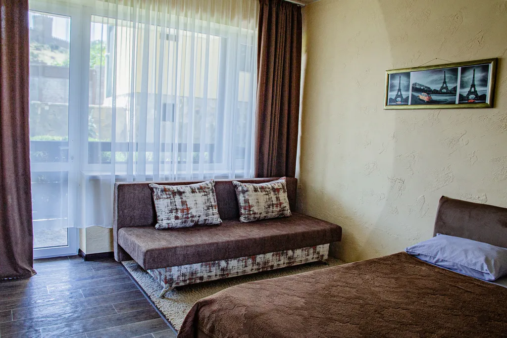 Стандартный номер с балконом с видом на Генуэзскую крепость