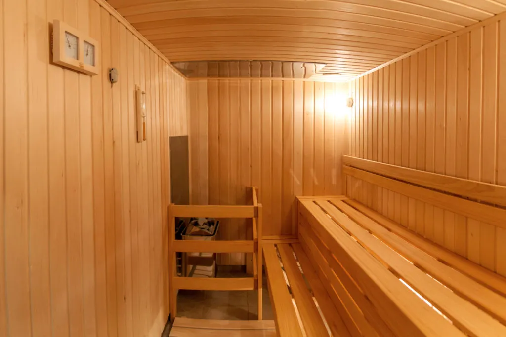 3-комнатная квартира с бассейном у моря