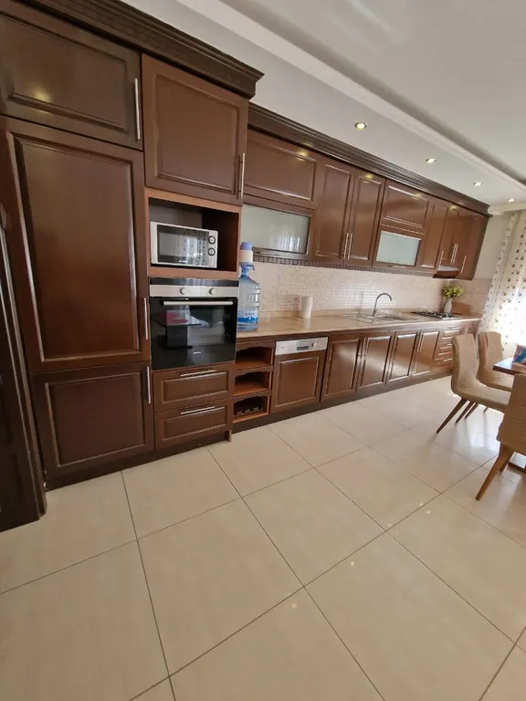 Большая квартира рядом с морем