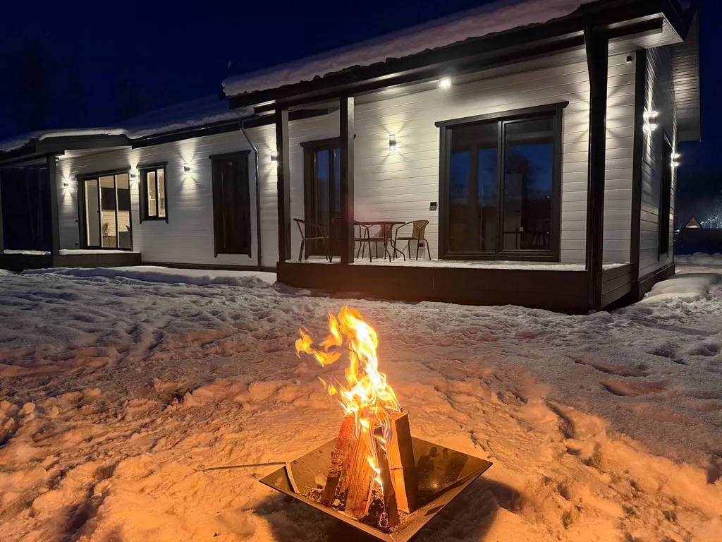 Коттедж Таунхаус на Красном озере — Светлое