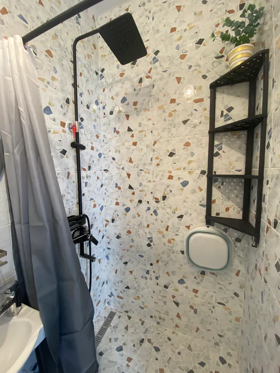 Уникальная квартира с интересным ремонтом и настоящим камином