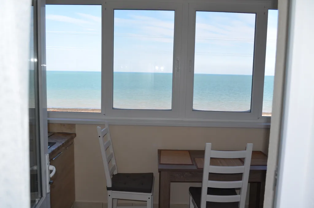 Комната с видом на море со всеми удобствами и отдельным входом