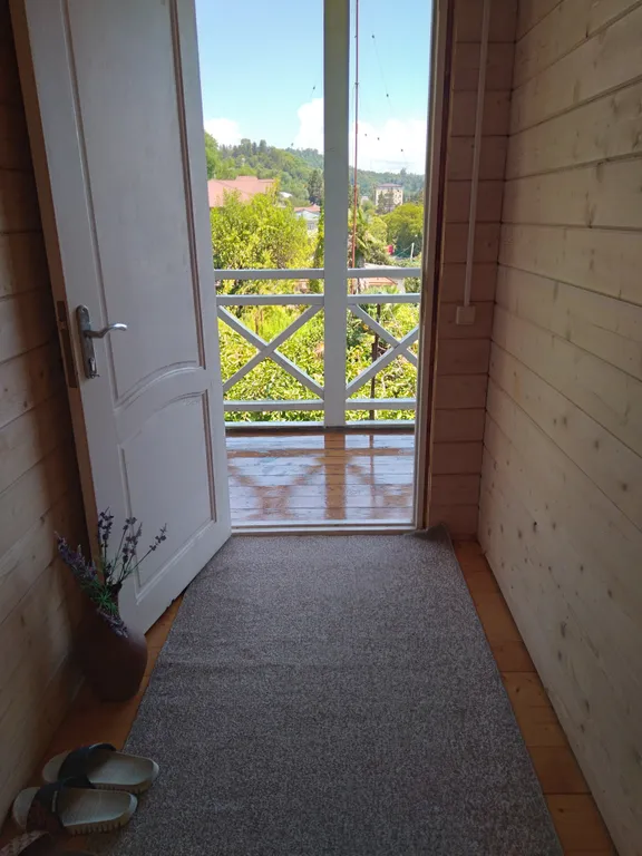 Коттедж Уютный дом в центре города Сухум с видом на город, море и горы — Сухум