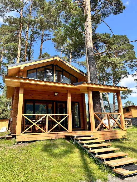 Новый круглогодичный 3-й коттедж на берегу Катуни