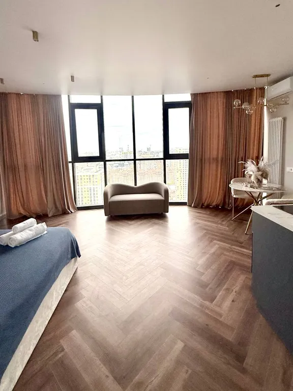 Студия Lux с панорамным видом