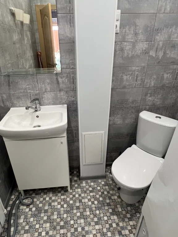 Уютная студия, расположена в 2 остановках от центара города