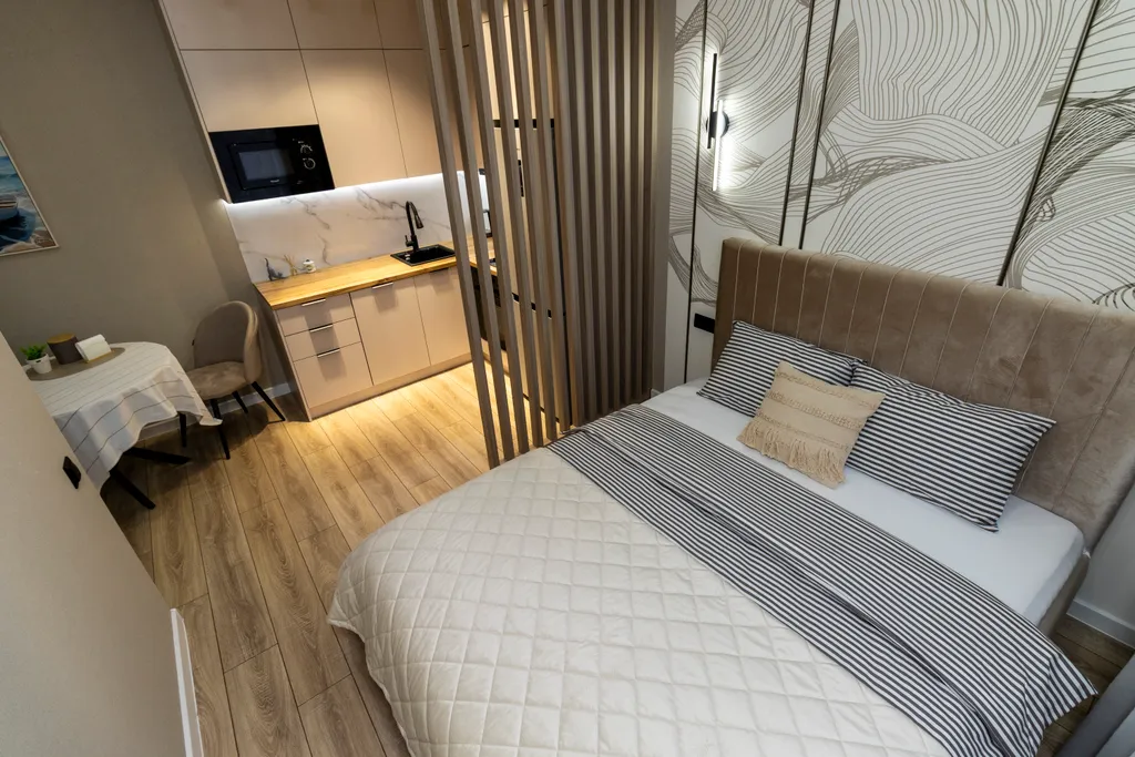 Квартира-студия с дизайнерским ремонтом в новом доме