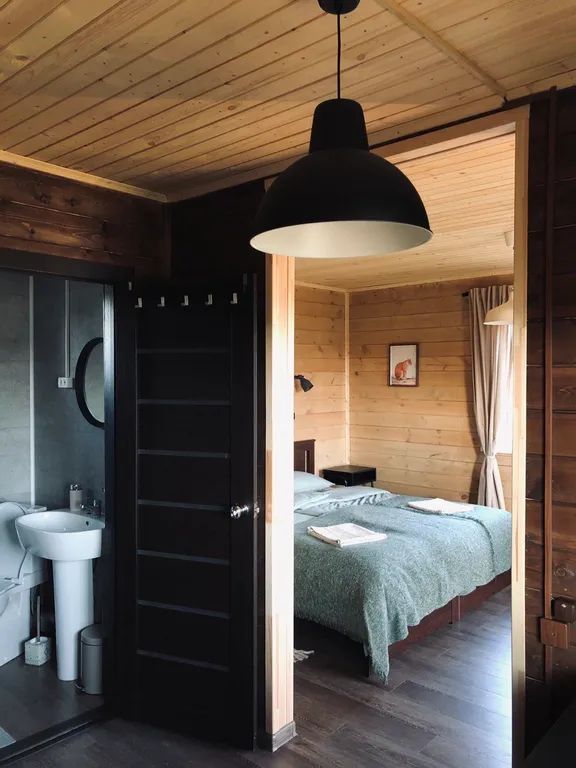 Дом-студия на берегу озера Кот и Лось