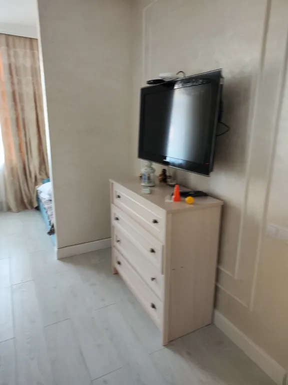 Квартира с видом на горы в 600 метрах от моря по тенистой аллее из сосен