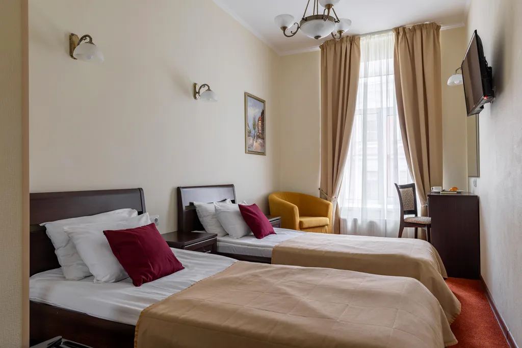 Ларго у Невского проспекта