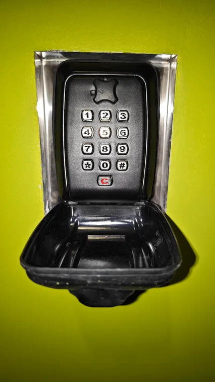 Современная однокомнатная квартира на набережной Двины