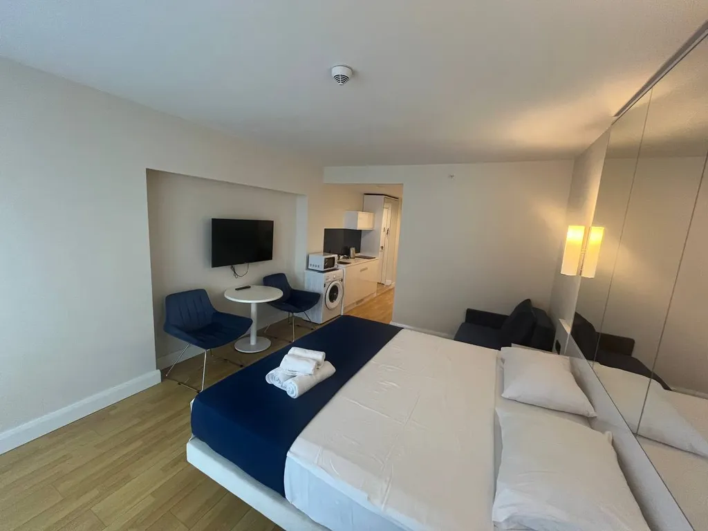 Апартаменты на первой береговой линии в апарт-отеле orbi city