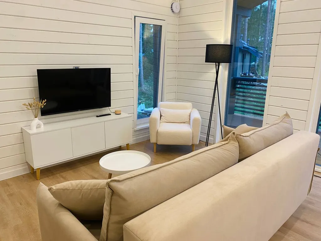 Современный дом с панорамными окнами