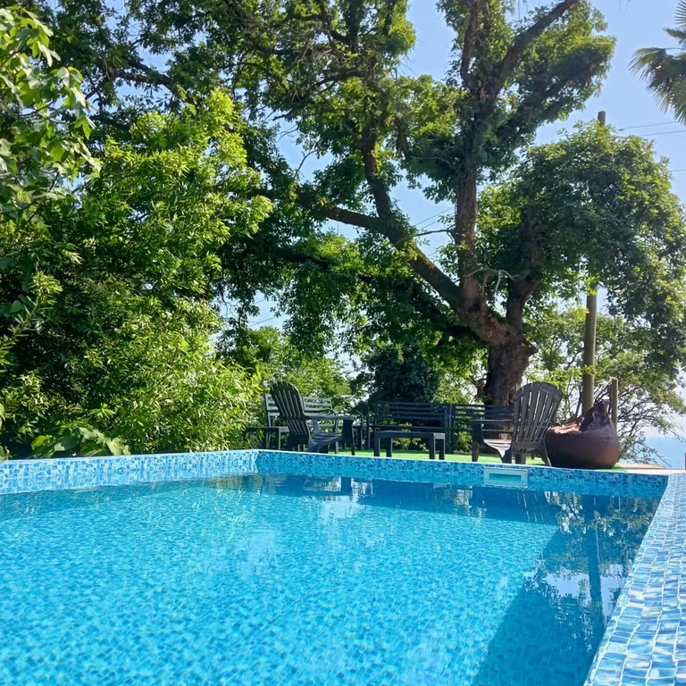 Квартира Квартира Трёхместный номер в новом коттедже с бассейном и сауной — Лазаревское