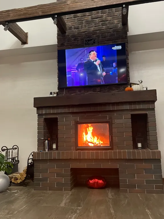 Коттедж для отдыха вблизи леса, с отдельной территорией и баней