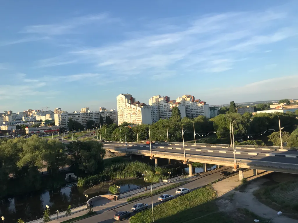 Апартаменты в ЖК Париж, центр. Парк Победы! Вода горячая есть.