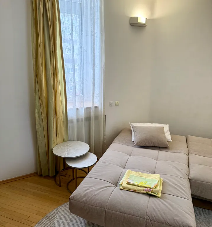 Просторная двухуровневая квартира с джакузи