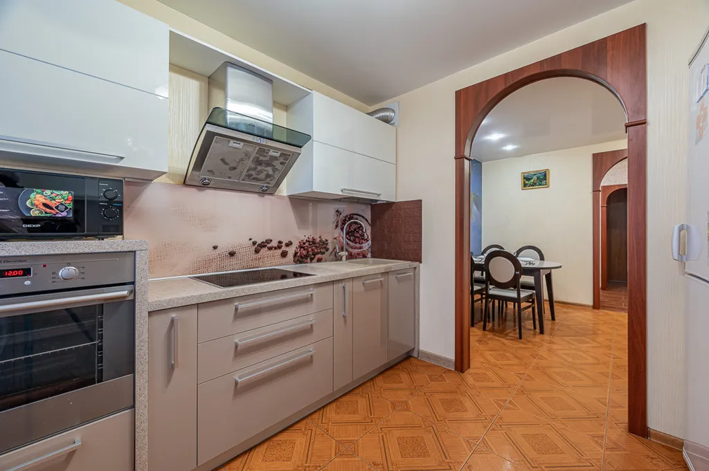 Уютная 3-к квартира на улице Калинина 10!