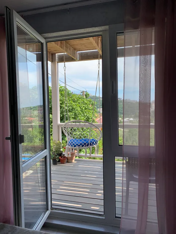 Квартира-студия с потрясающим видом на море и горы