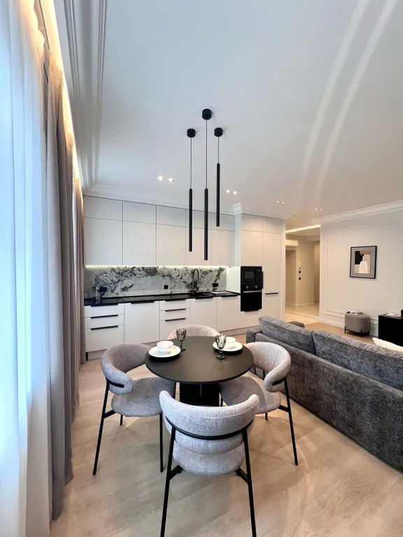 2-комнатный люкс с дизайнерским ремонтом в историческом центре